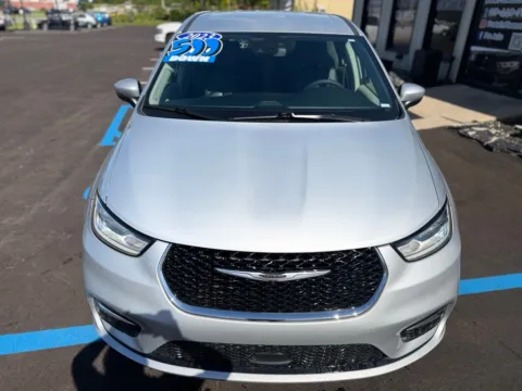 More photos of 2023 CHRYSLER PACIFICA TOURING L at Pro Auto Finance, IN