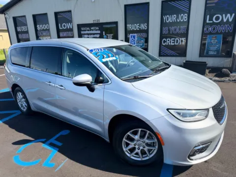 Photos of 2023 CHRYSLER PACIFICA TOURING L for sale in Crown Point, IN at Pro Auto Finance
