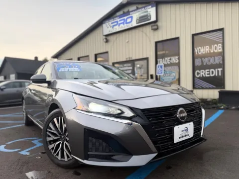 Gray 2023 NISSAN ALTIMA 2.5 SV for sale in Crown Point, IN