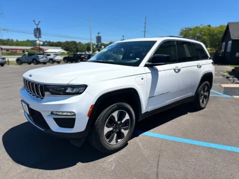 More photos of 2024 JEEP GRAND CHEROKEE 4XE at Pro Auto Finance, IN