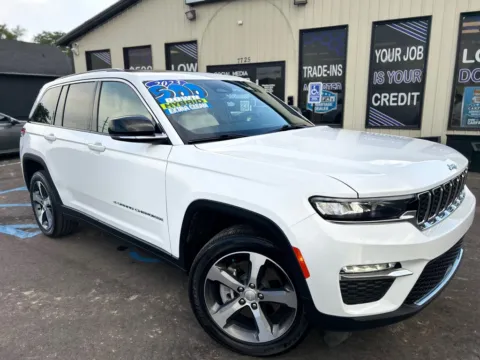 Photos of 2023 JEEP GRAND CHEROKEE 30TH ANNIVERSARY 4XE for sale in Crown Point, IN at Pro Auto Finance