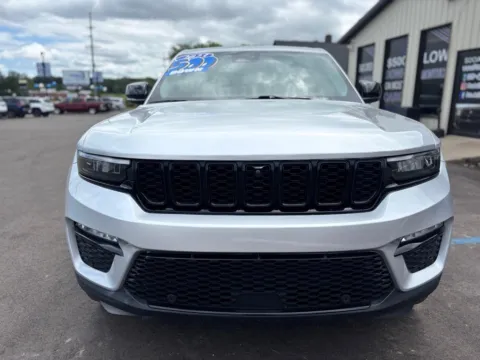 Another view of 2023 JEEP GRAND CHEROKEE LIMITED for sale in Crown Point, IN at Pro Auto Finance