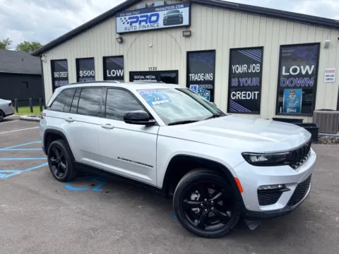 Photos of 2023 JEEP GRAND CHEROKEE LIMITED for sale in Crown Point, IN at Pro Auto Finance