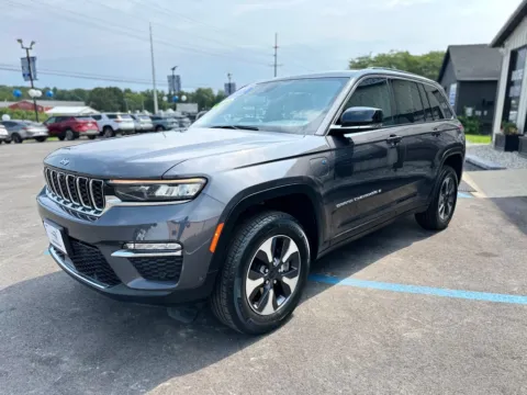 More photos of 2022 JEEP GRAND CHEROKEE 4XE at Pro Auto Finance, IN