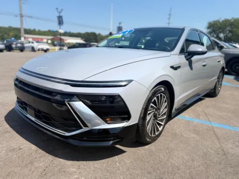 More photos of 2025 HYUNDAI SONATA HYBRID SEL at Pro Auto Finance, IN