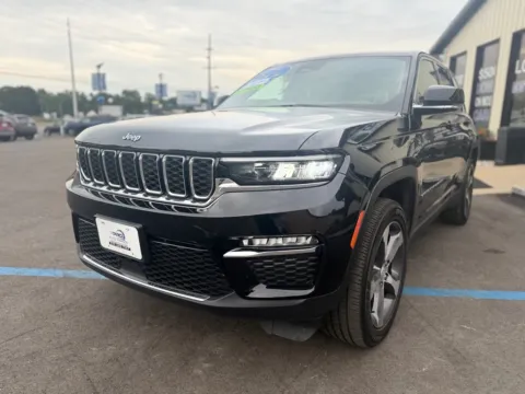 More photos of 2023 JEEP GRAND CHEROKEE 30TH ANNIVERSARY 4XE at Pro Auto Finance, IN
