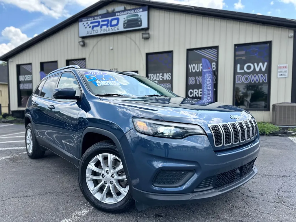 Blue 2021 JEEP CHEROKEE LATITUDE for sale in Crown Point, IN