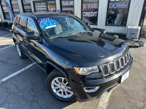 Photos of 2022 JEEP GRAND CHEROKEE LAREDO E for sale in Crown Point, IN at Pro Auto Finance