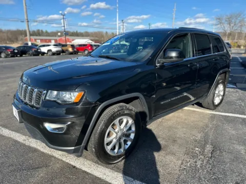 More photos of 2022 JEEP GRAND CHEROKEE LAREDO E at Pro Auto Finance, IN