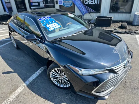 Photos of 2022 TOYOTA AVALON HYBRID LIMITED for sale in Crown Point, IN at Pro Auto Finance