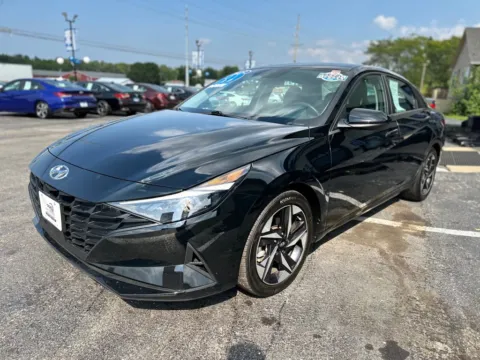 More photos of 2023 HYUNDAI ELANTRA SEL at Pro Auto Finance, IN