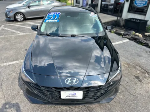 More photos of 2023 HYUNDAI ELANTRA SEL at Pro Auto Finance, IN