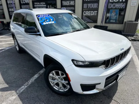 Photos of 2023 JEEP GRAND CHEROKEE LIMITED for sale in Crown Point, IN at Pro Auto Finance