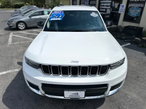 More photos of 2023 JEEP GRAND CHEROKEE LIMITED at Pro Auto Finance, IN