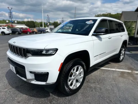 More photos of 2023 JEEP GRAND CHEROKEE LIMITED at Pro Auto Finance, IN