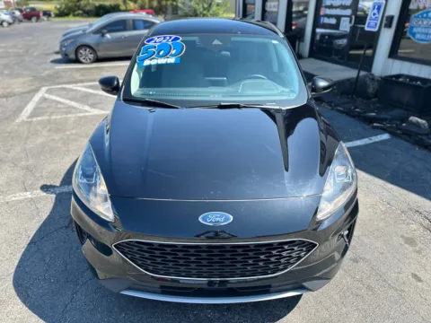 More photos of 2021 FORD ESCAPE HYBRID SE at Pro Auto Finance, IN