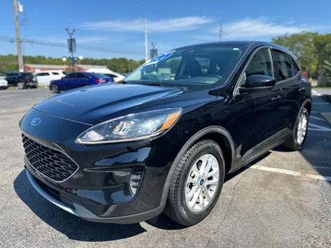 More photos of 2021 FORD ESCAPE HYBRID SE at Pro Auto Finance, IN