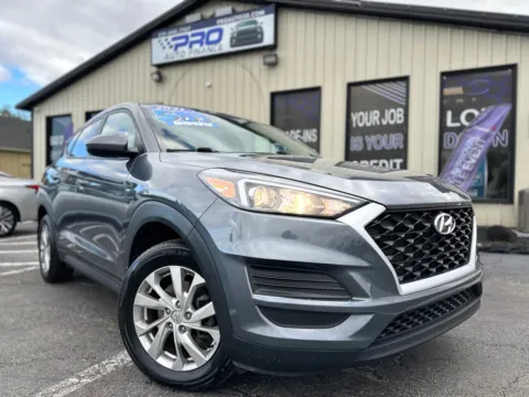 Gray 2021 HYUNDAI TUCSON SE for sale in Crown Point, IN