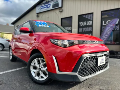 Red 2023 KIA SOUL LX for sale in Crown Point, IN