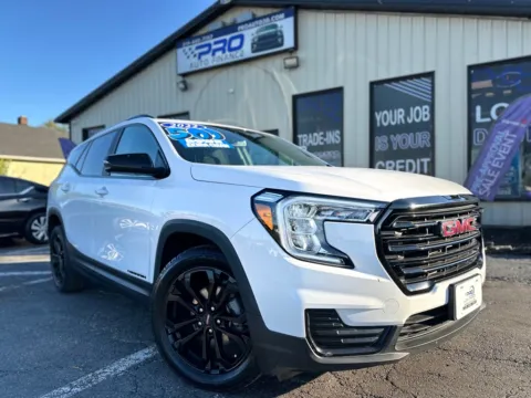 White 2022 GMC TERRAIN SLE for sale in Crown Point, IN
