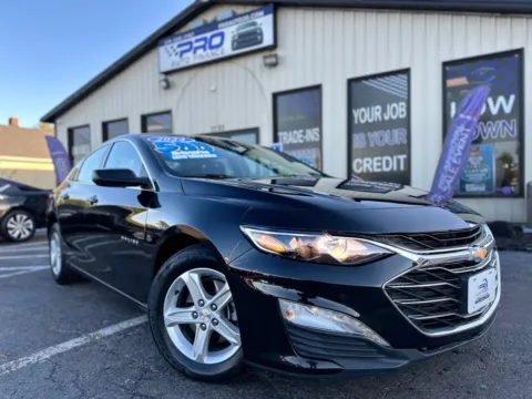 Black 2024 CHEVROLET MALIBU LT for sale in Crown Point, IN
