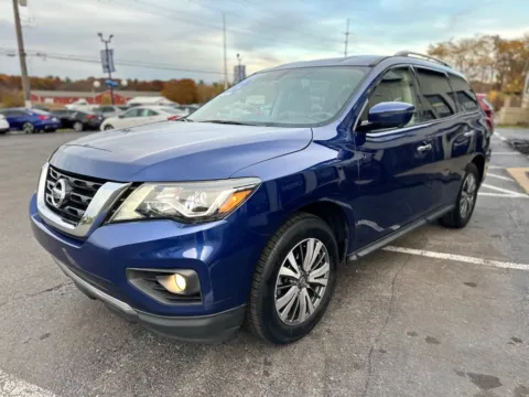 More photos of 2020 NISSAN PATHFINDER SL at Pro Auto Finance, IN