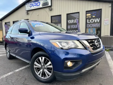 Blue 2020 NISSAN PATHFINDER SL for sale in Crown Point, IN