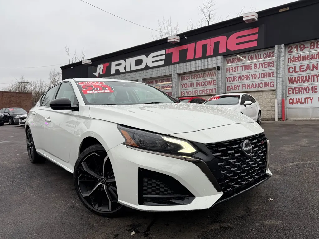 White 2023 NISSAN ALTIMA 2.5 SR for sale in Merrillville, IN