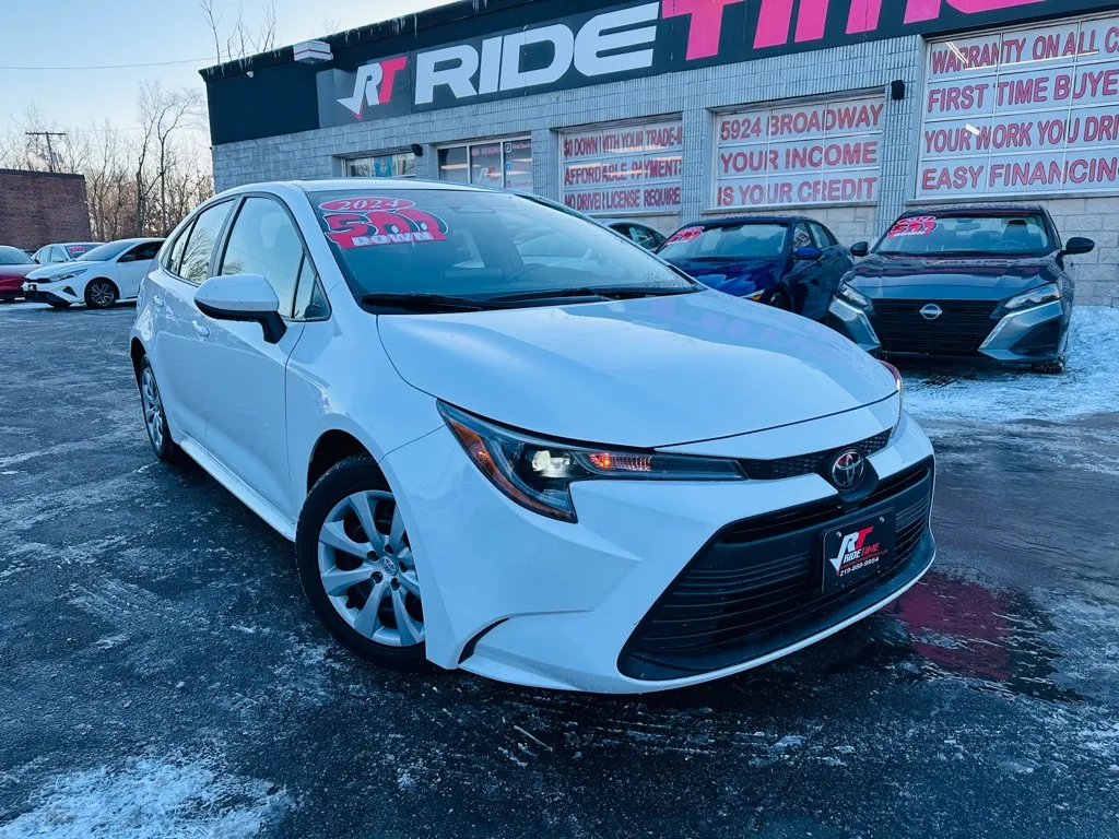 White 2024 TOYOTA COROLLA LE for sale in Merrillville, IN