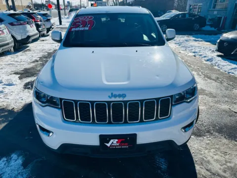 More photos of 2022 JEEP GRAND CHEROKEE LAREDO E at Ride Time Auto Finance Broadway, IN