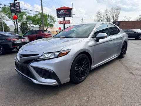 More photos of 2022 TOYOTA CAMRY HYBRID XSE at Ride Time Auto Finance Broadway, IN