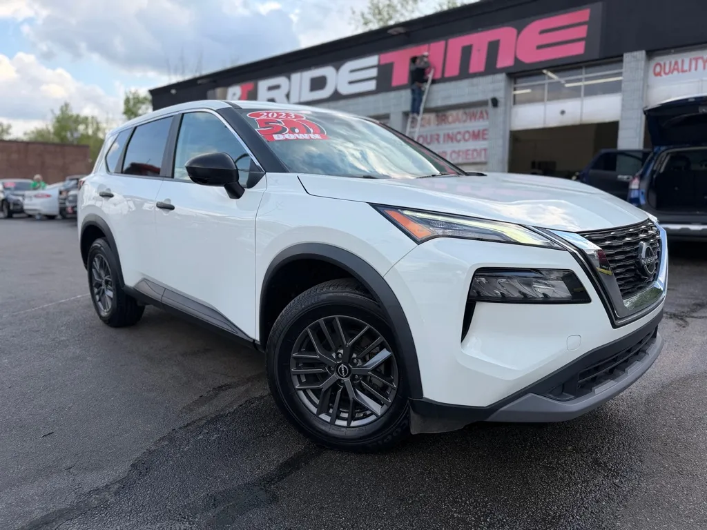 White 2023 NISSAN ROGUE S for sale in Merrillville, IN