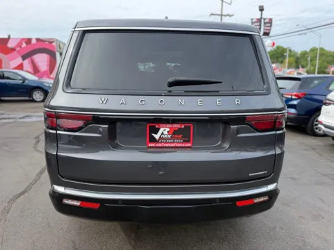 More photos of 2022 JEEP WAGONEER SERIES II at Ride Time Auto Finance Broadway, IN