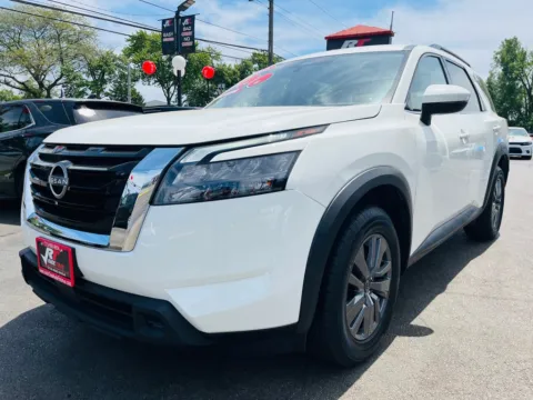 More photos of 2025 NISSAN PATHFINDER SV at Ride Time Auto Finance Broadway, IN