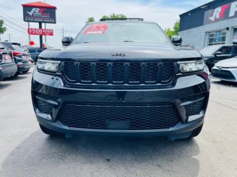 Another view of 2023 JEEP GRAND CHEROKEE ALTITUDE for sale in Merrillville, IN at Ride Time Auto Finance Broadway