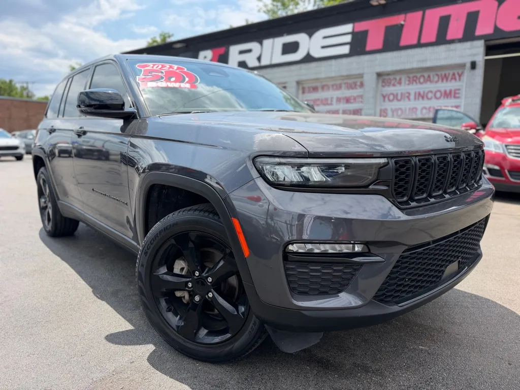 Gray 2023 JEEP GRAND CHEROKEE LIMITED for sale in Merrillville, IN