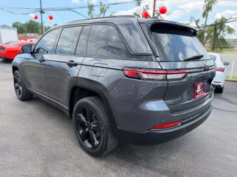 More photos of 2023 JEEP GRAND CHEROKEE LIMITED at Ride Time Auto Finance Broadway, IN