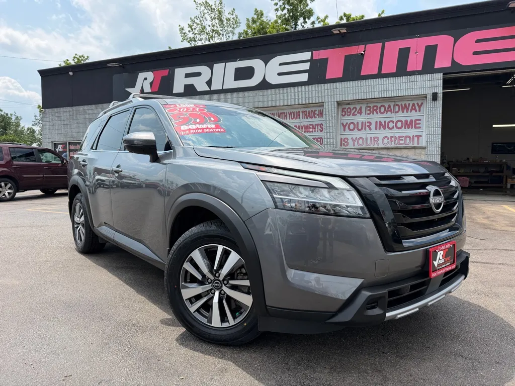 Gray 2023 NISSAN PATHFINDER SL for sale in Merrillville, IN