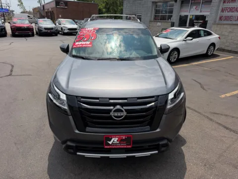 More photos of 2023 NISSAN PATHFINDER SL at Ride Time Auto Finance Broadway, IN