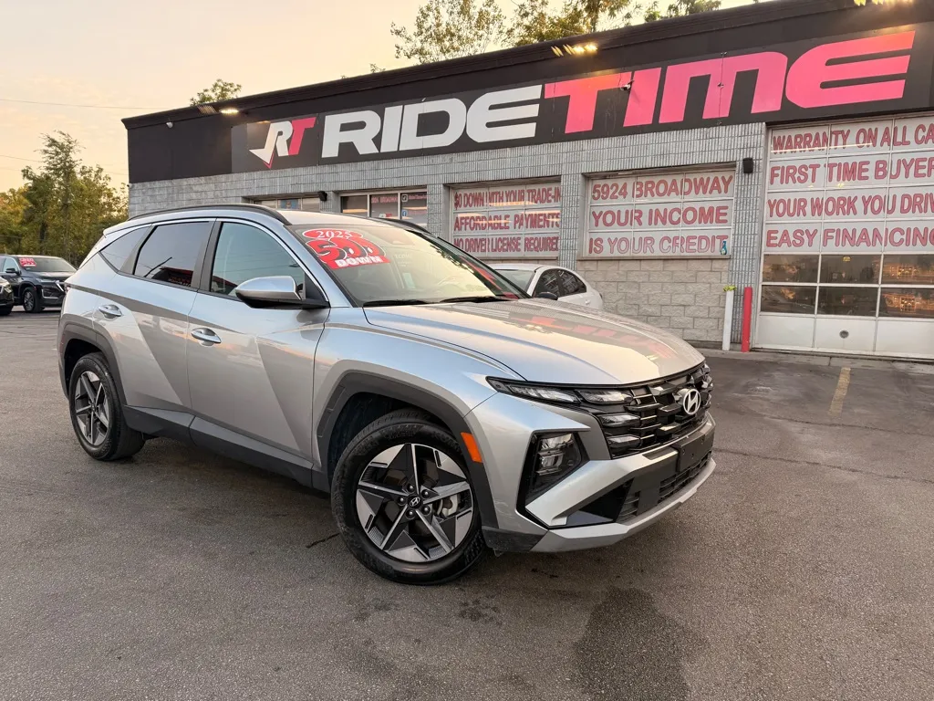 Silver 2025 HYUNDAI TUCSON SEL for sale in Merrillville, IN