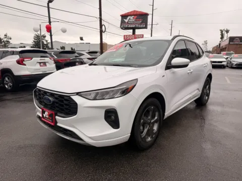 More photos of 2023 FORD ESCAPE HYBRID ST-LINE SELECT at Ride Time Auto Finance Broadway, IN