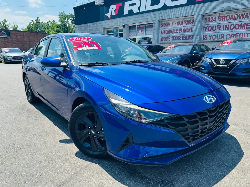 Blue 2022 HYUNDAI ELANTRA SEL for sale in Merrillville, IN