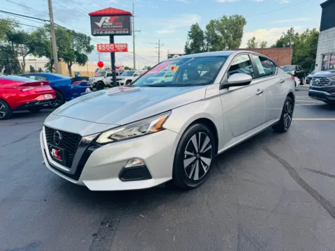 More photos of 2022 NISSAN ALTIMA 2.5 SV at Ride Time Auto Finance Broadway, IN