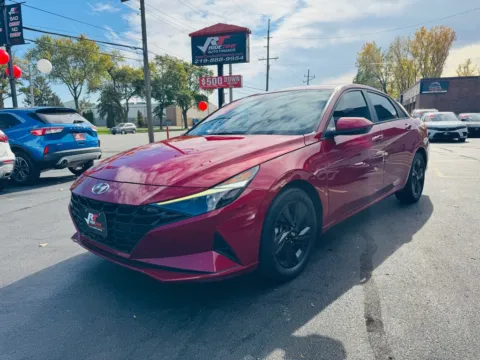 More photos of 2022 HYUNDAI ELANTRA SEL at Ride Time Auto Finance Broadway, IN
