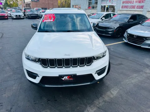 More photos of 2022 JEEP GRAND CHEROKEE LAREDO at Ride Time Auto Finance Broadway, IN