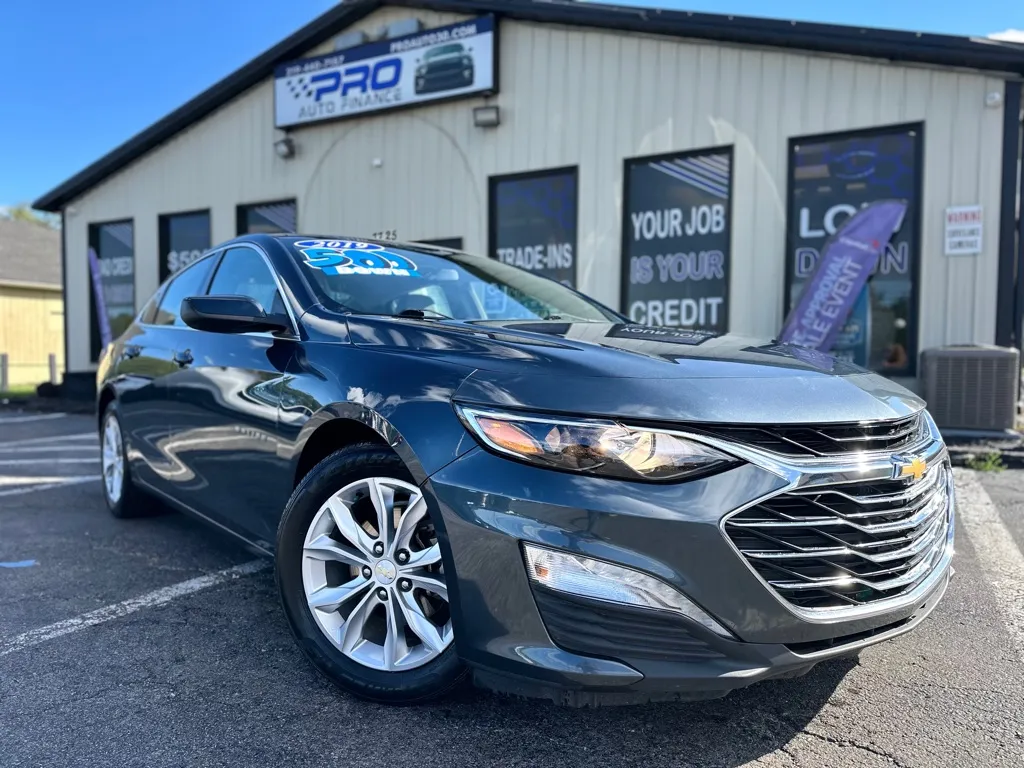 Gray 2019 CHEVROLET MALIBU LT for sale in Crown Point, IN