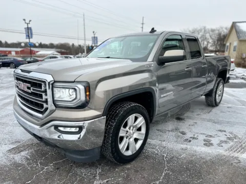 More photos of 2017 GMC SIERRA 1500 SLE at Pro Auto Finance, IN