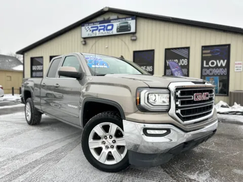 Brown 2017 GMC SIERRA 1500 SLE for sale in Crown Point, IN