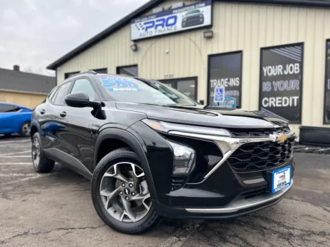 Black 2024 CHEVROLET TRAX LT for sale in Crown Point, IN