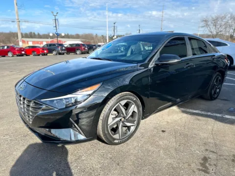 More photos of 2022 HYUNDAI ELANTRA LIMITED at Pro Auto Finance, IN